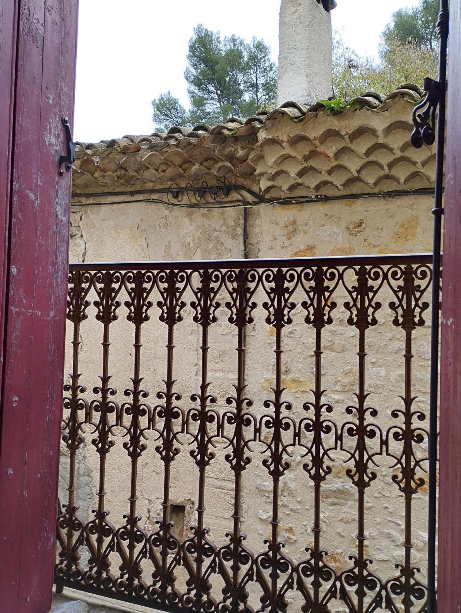 Les Studios De St Guilhem Saint-Guilhem-le-Desert Exterior foto